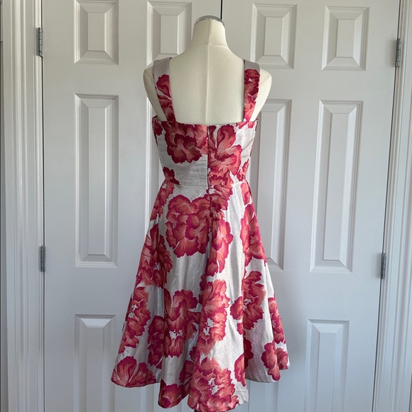 Betsy Johnson Pink Silver Floral Jacquard A-Line Wedding Guest Dress Size 2 - Picture 7 of 13